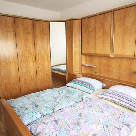 Geraeumige Ferienwohnung Im Zentrum ザンクト・ペルテン エクステリア 写真