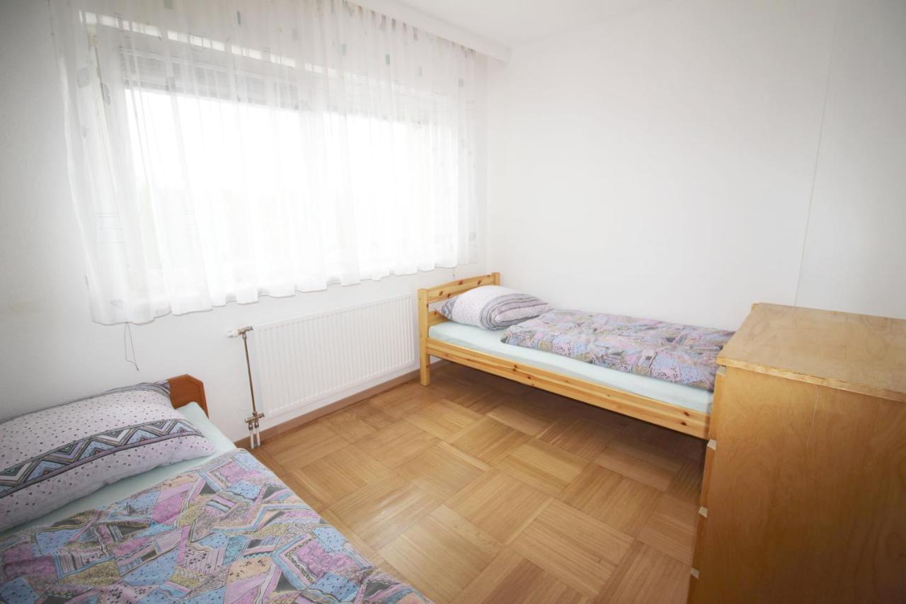 Geraeumige Ferienwohnung Im Zentrum ザンクト・ペルテン エクステリア 写真