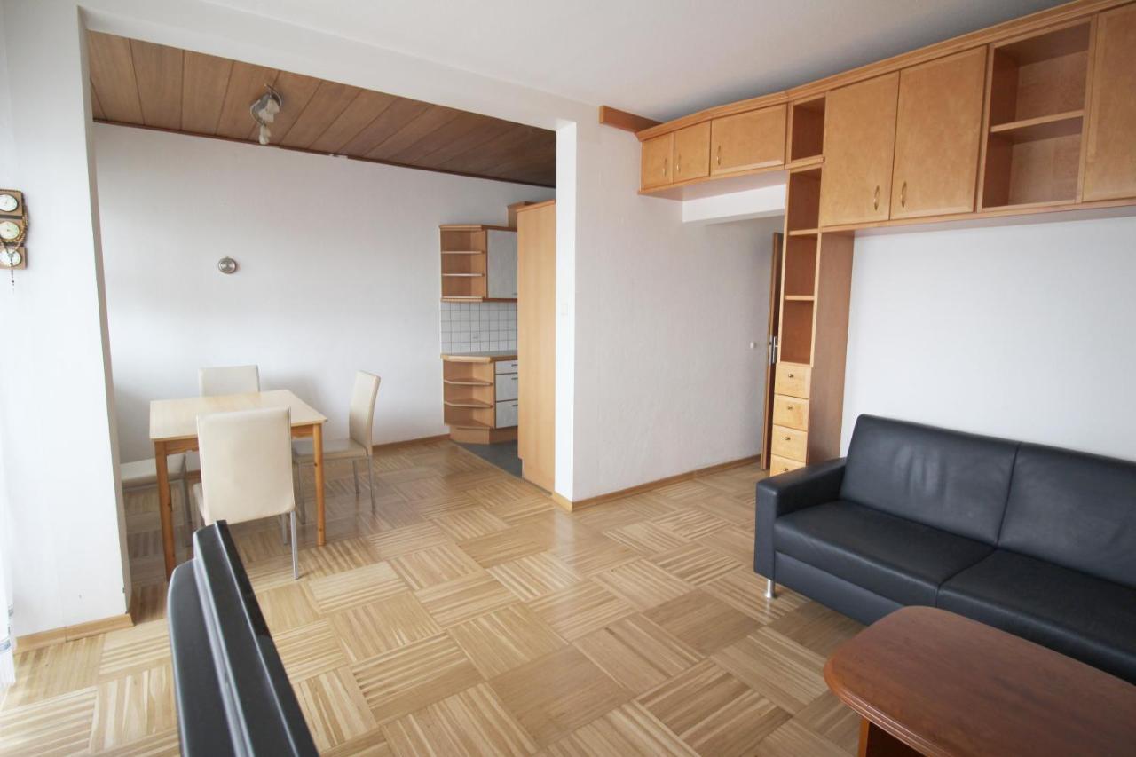 Geraeumige Ferienwohnung Im Zentrum ザンクト・ペルテン エクステリア 写真