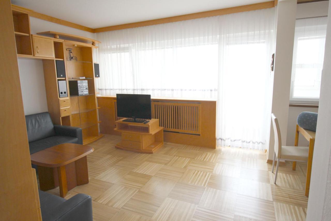 Geraeumige Ferienwohnung Im Zentrum ザンクト・ペルテン エクステリア 写真