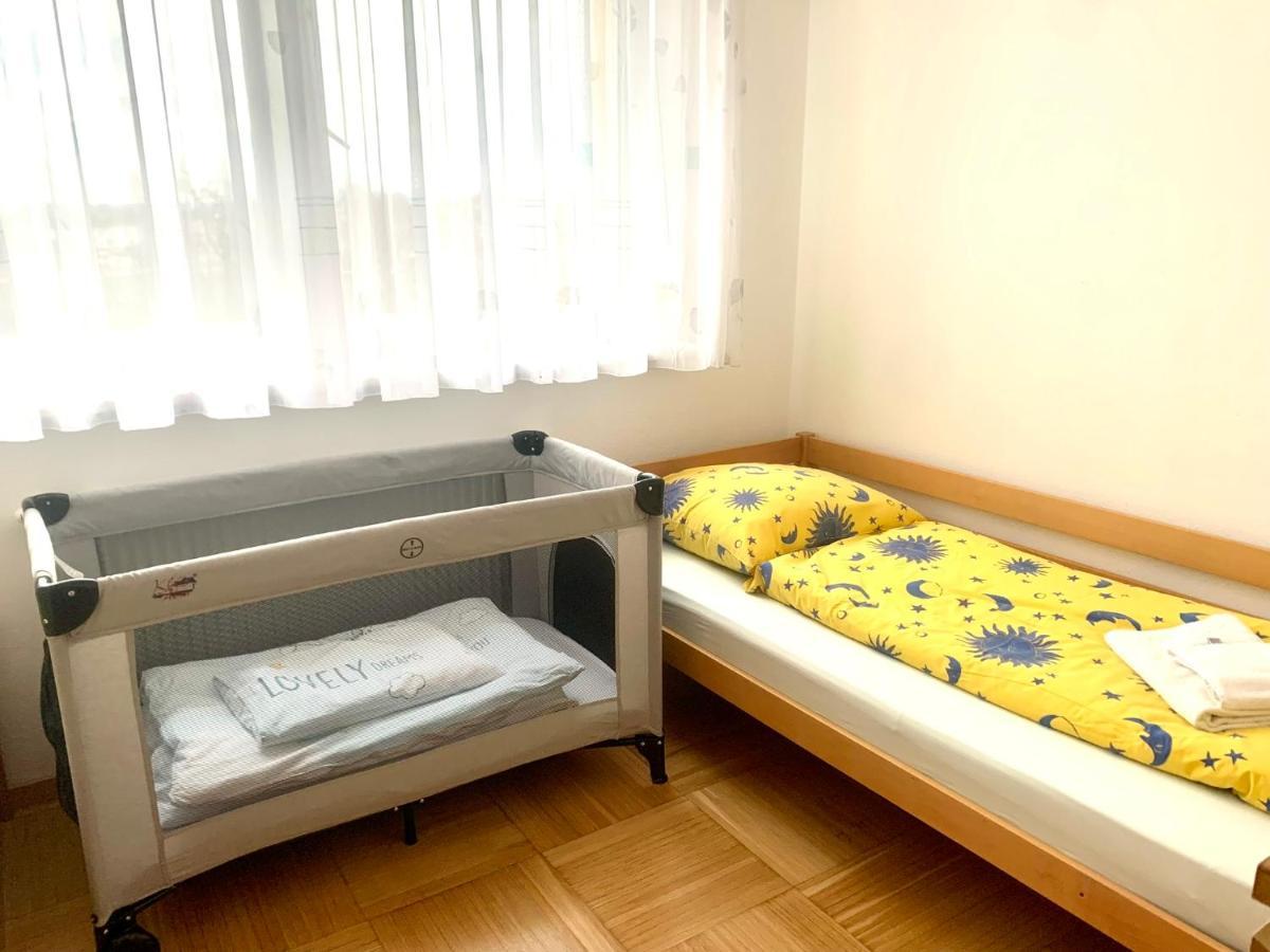 Geraeumige Ferienwohnung Im Zentrum ザンクト・ペルテン エクステリア 写真